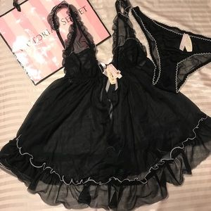 SALE! Victoria’s secret 2 Piece Black Babydoll set